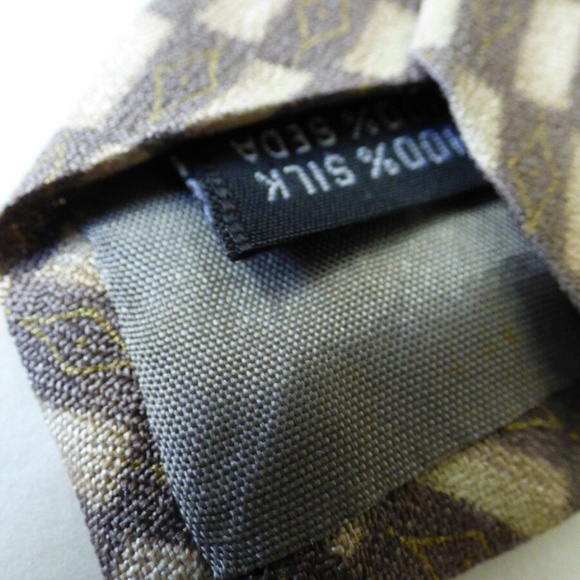 J. Ferrar 100% silk Necktie Tie Geometric pattern gray beige 60"L - Picture 5 of 8